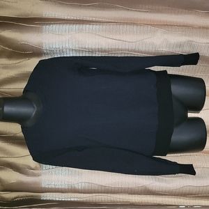A.L.C. BLACK SNAP BUTTON SHOULDERS & SLEEVES TOP